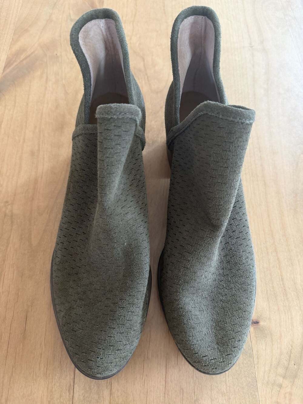 Lucky Brand Baley Olive Suede Perforated Ankle Booties Size 9M